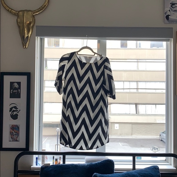 Chevron Print Mini Dress with Button Details - Picture 5 of 7